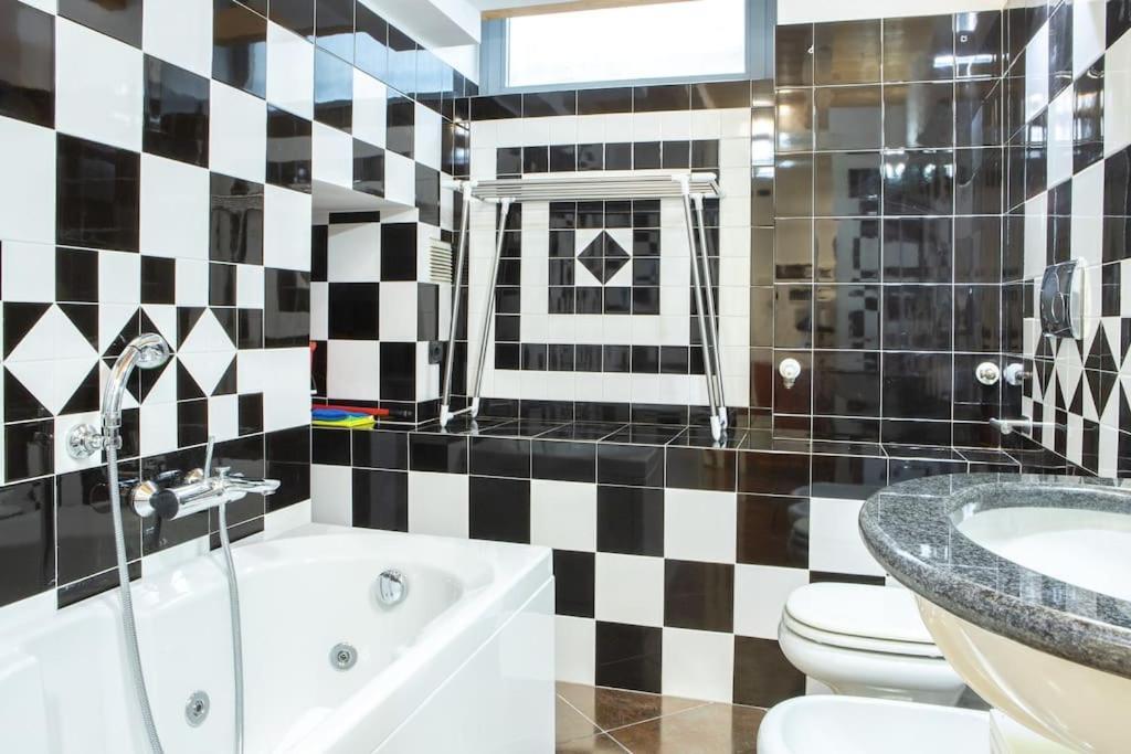 Comfortable Flat In Porta Romana Appartamento